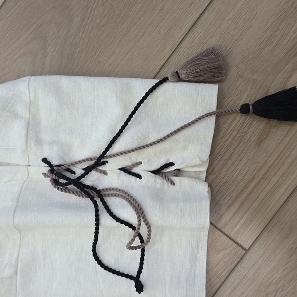 White Sleeveless V-Neck Lace-Up Side Mini Beach Cover Up - Picture 3 of 10